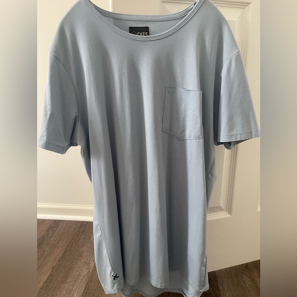 CUTS Men’s Elongated Pocket Tee - Large